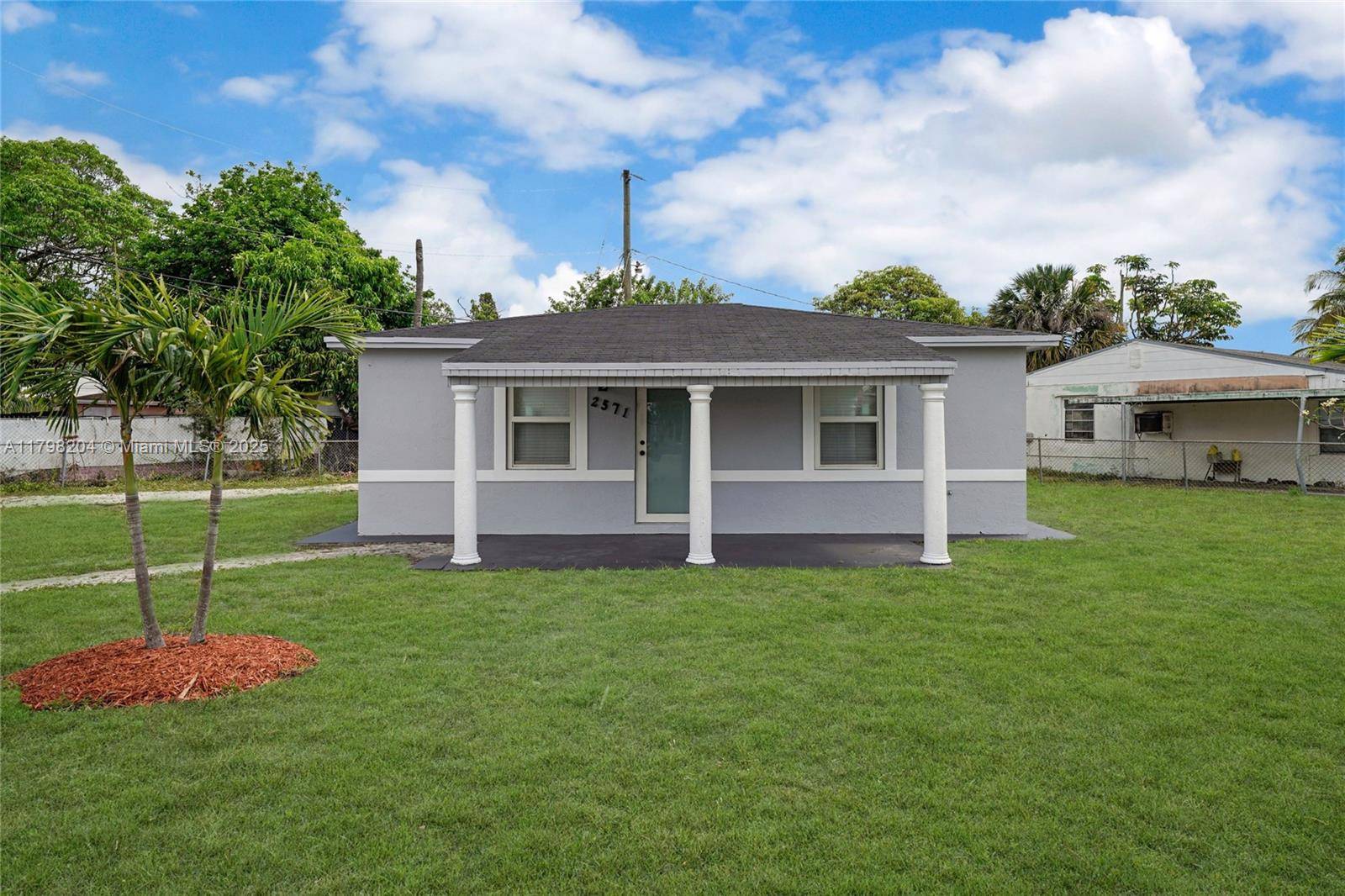2571 NW 139th St, Opa-locka, FL 33054