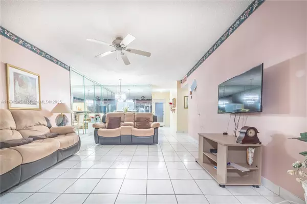 Lauderdale Lakes, FL 33319,4701 NW 34th St #401