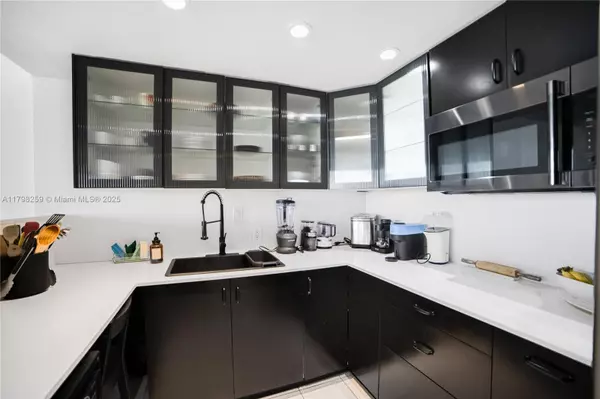Sunny Isles Beach, FL 33160,100 Bayview Dr #1502
