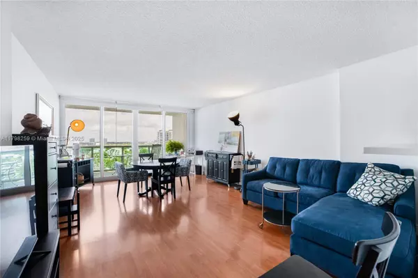 Sunny Isles Beach, FL 33160,100 NW Bayview Dr #1502
