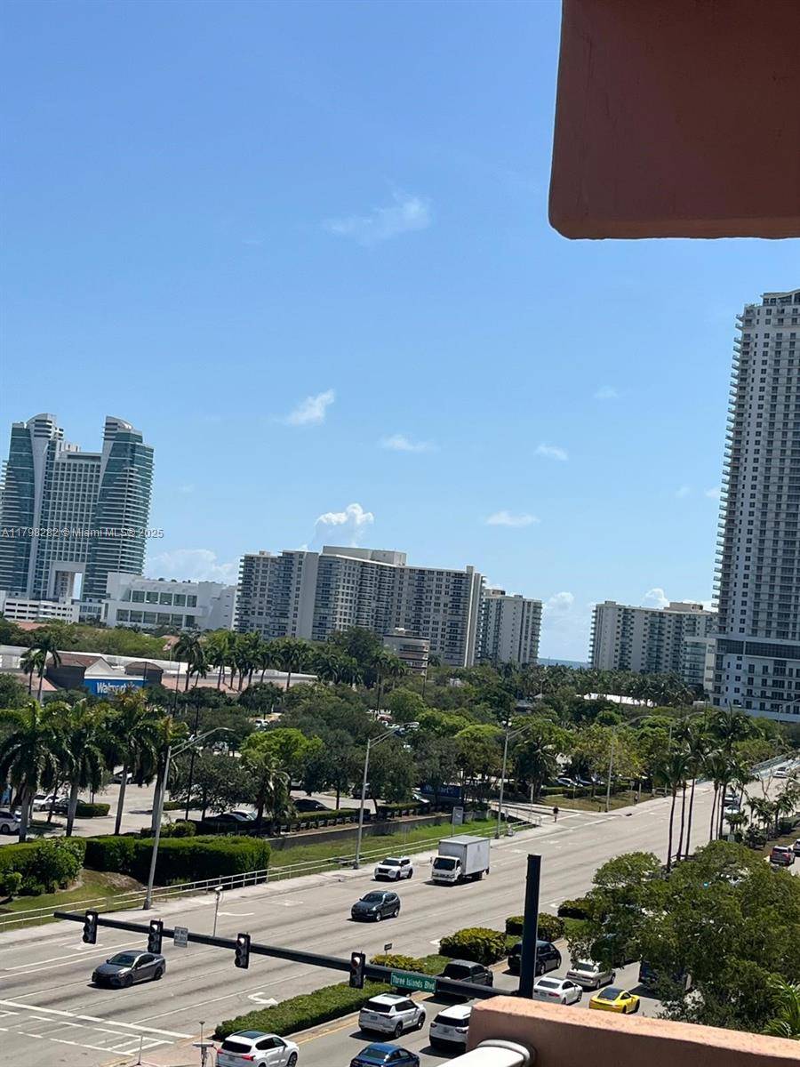 Hallandale Beach, FL 33009,2200 E Hallandale Beach Blvd #702
