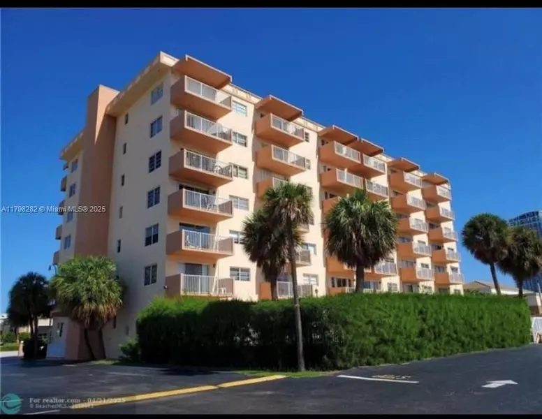 2200 E Hallandale Beach Blvd #702, Hallandale Beach, FL 33009