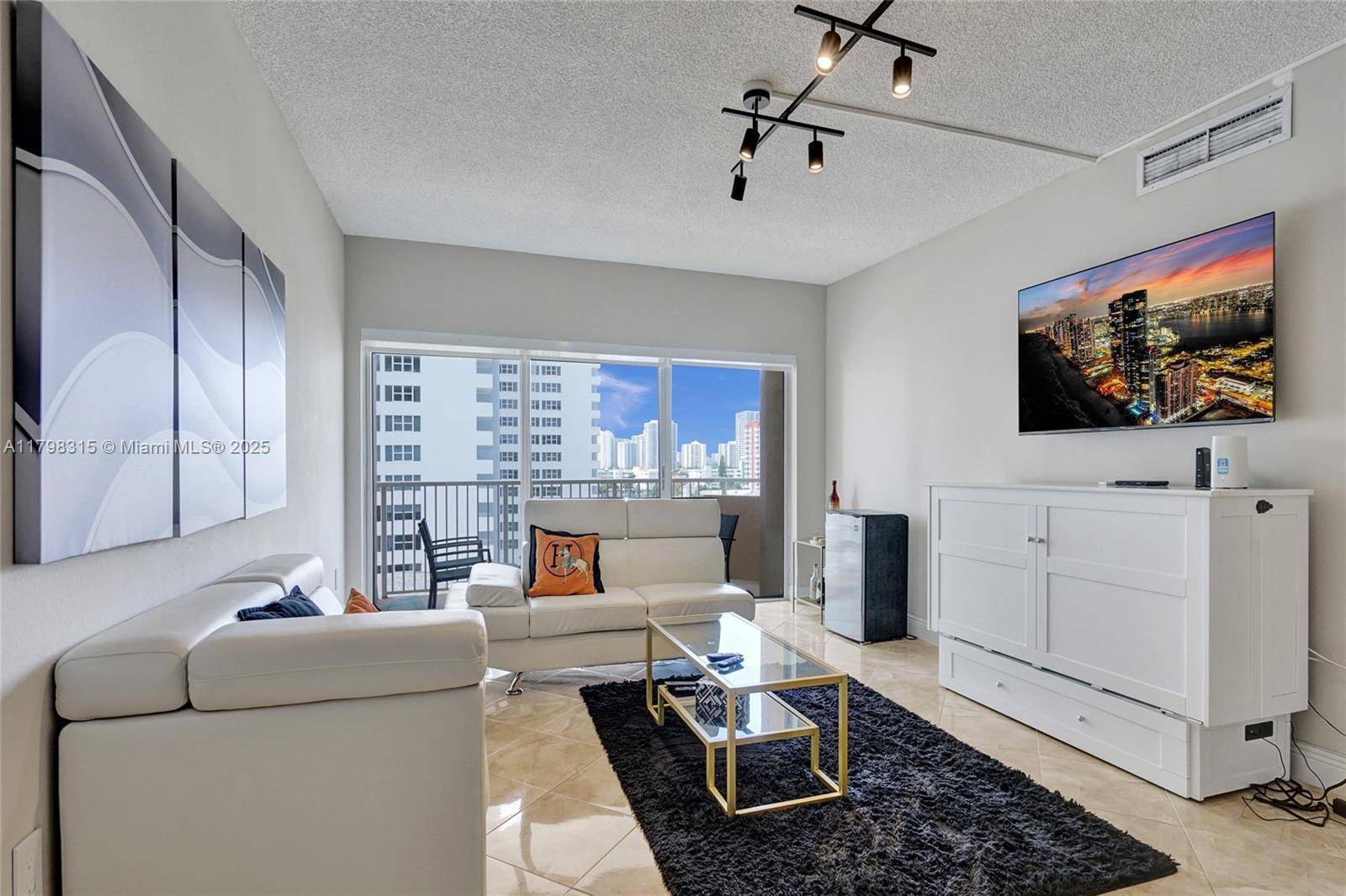 Hallandale Beach, FL 33009,1980 S Ocean Dr #7J