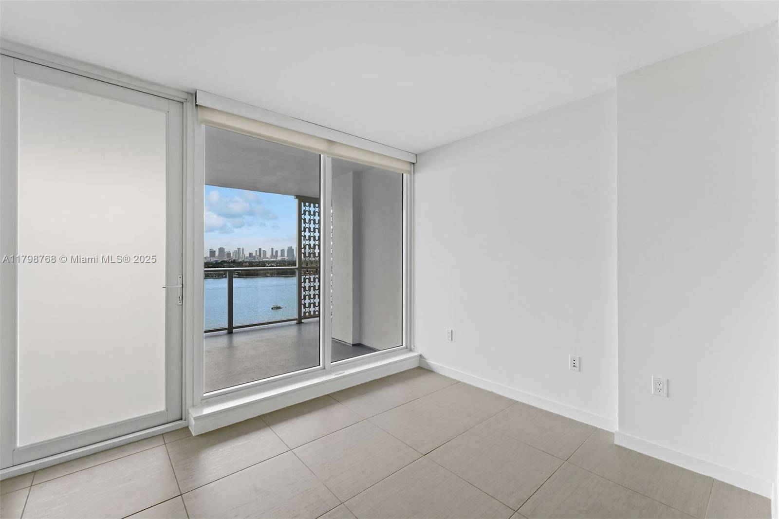 Miami Beach, FL 33139,910 West Ave #0908