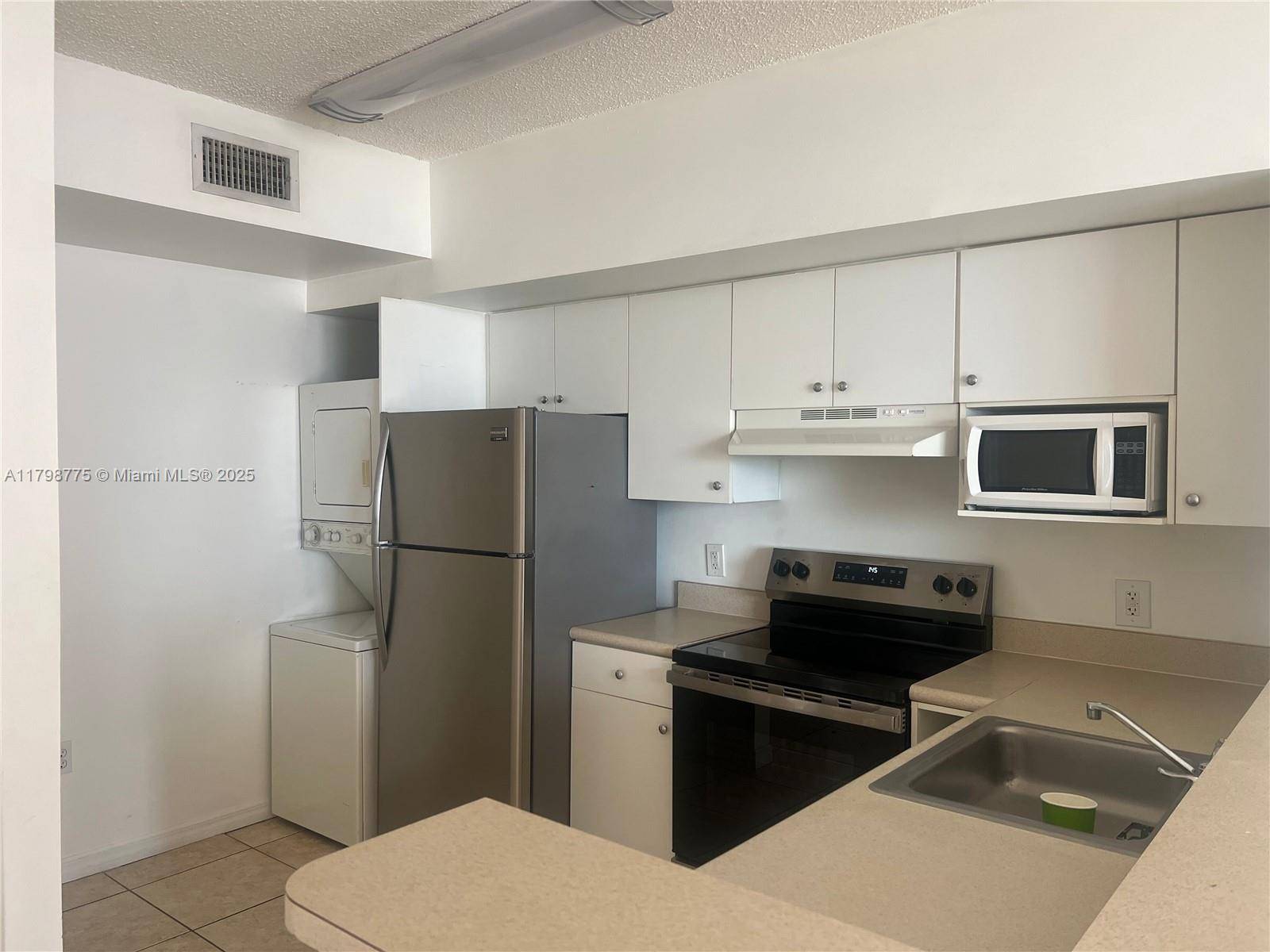 Miami, FL 33126,5085 NW 7th St #912