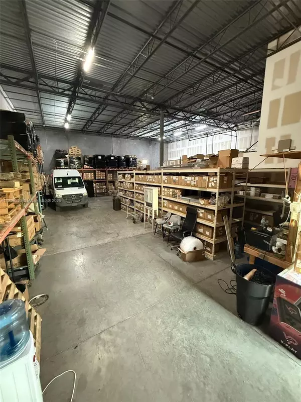 Davie, FL 33324,10428 W State Road 84