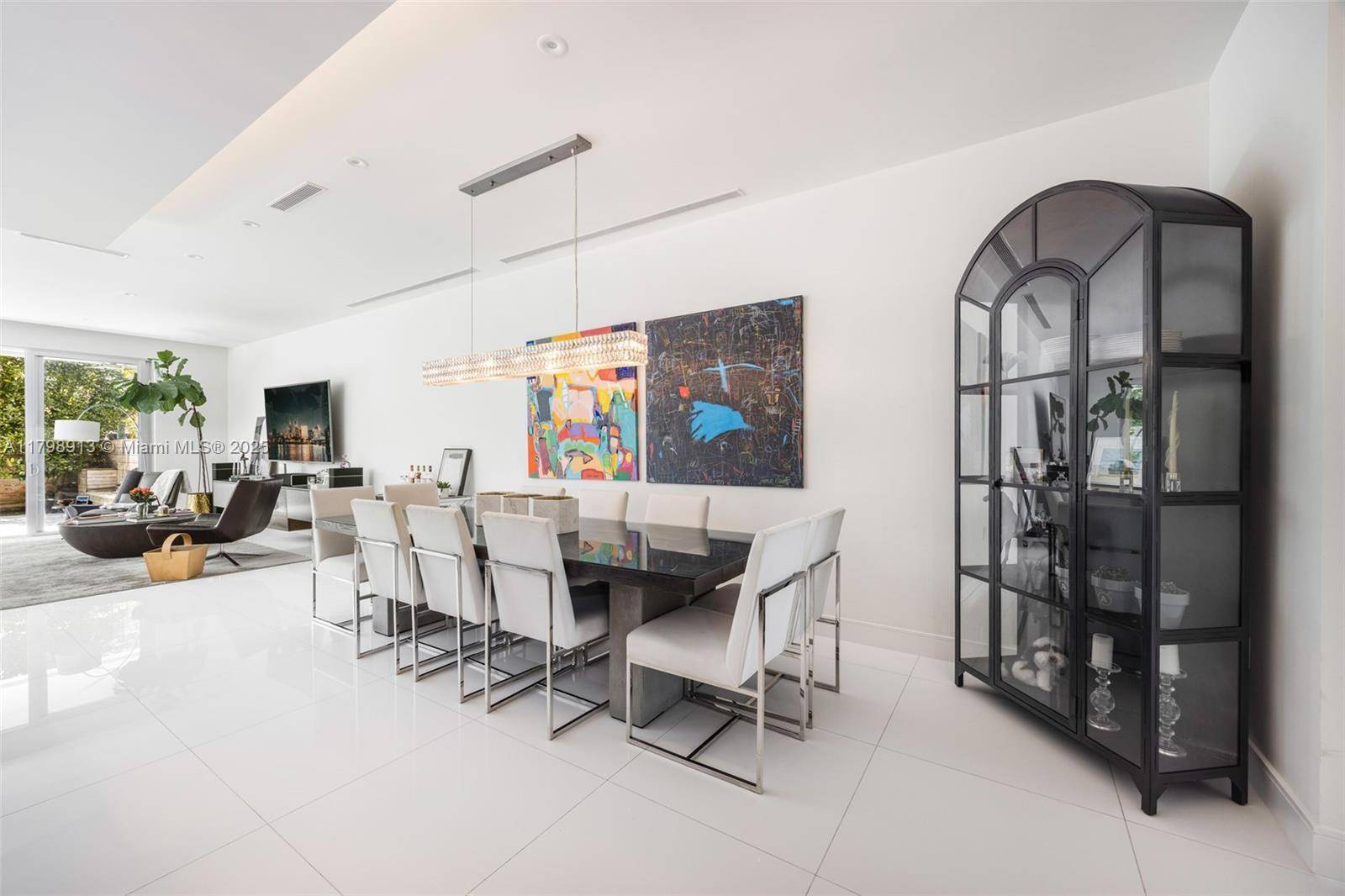 Coconut Grove, FL 33133,2916 Catalina St #2916