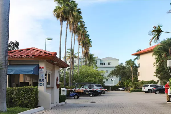 Key Biscayne, FL 33149,55 Ocean Lane Dr #3030
