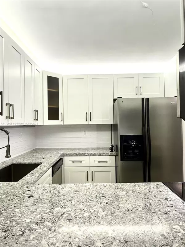 Hallandale Beach, FL 33009,851 Three Islands Blvd #505
