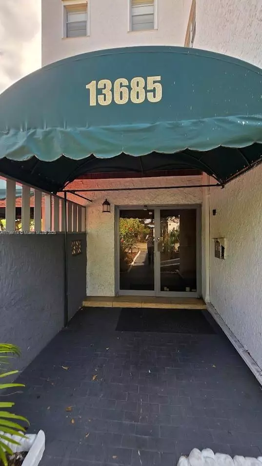 North Miami, FL 33161,13685 NE 10th Ave #209