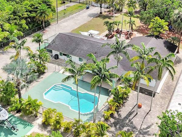 26100 SW 192nd, Homestead, FL 33031
