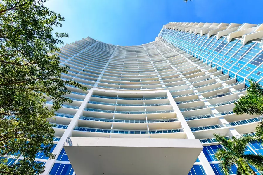 2020 N Bayshore Dr #3904, Miami, FL 33137