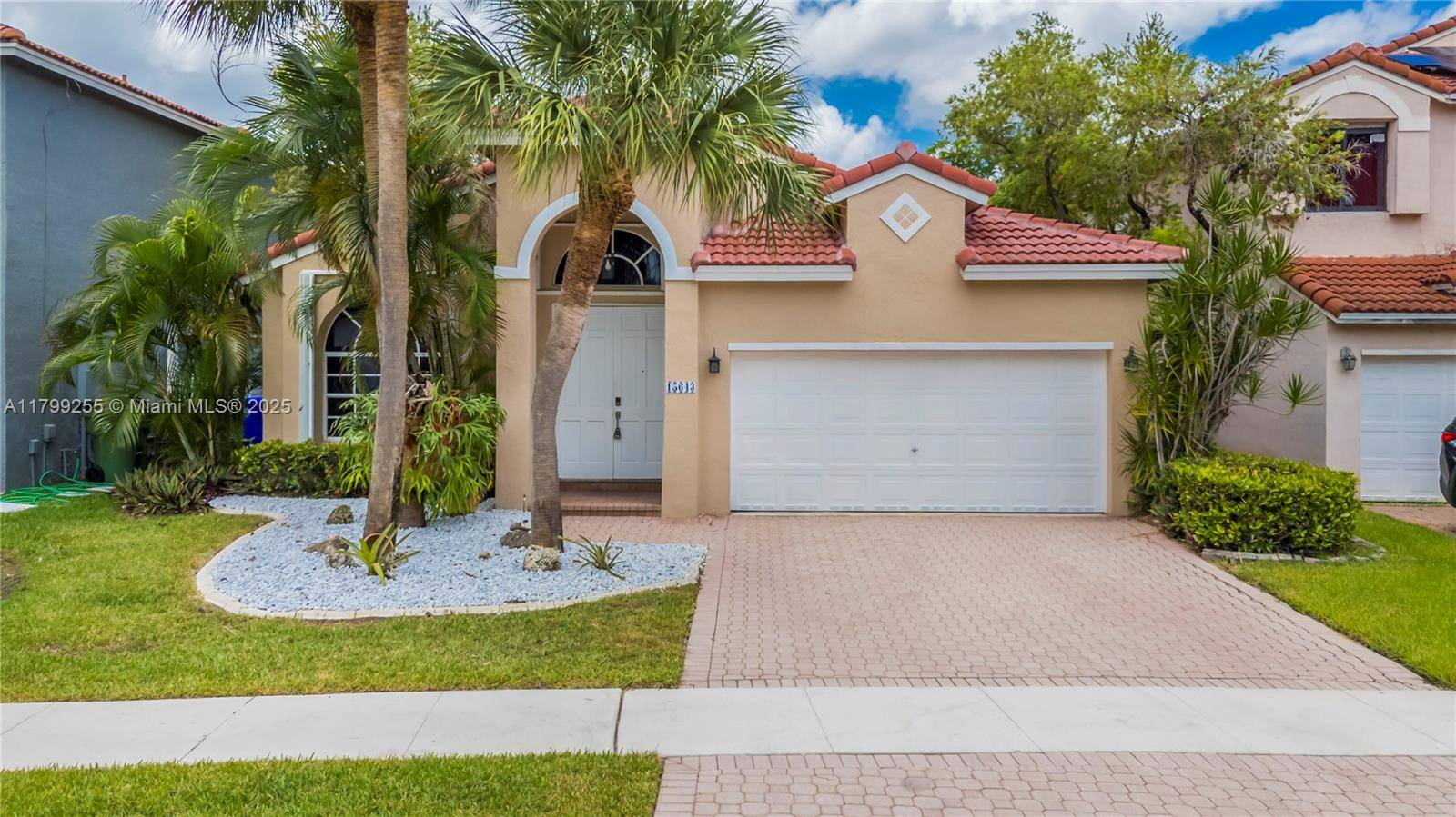 Pembroke Pines, FL 33027,15643 SW 16 street