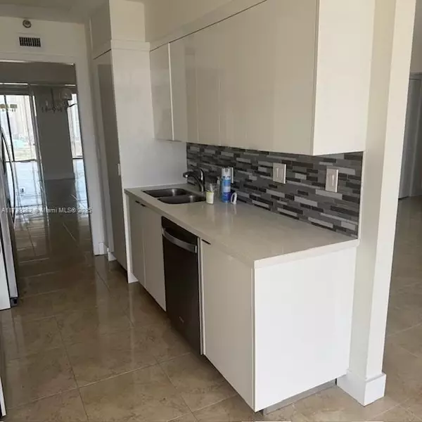 Aventura, FL 33180,19355 Turnberry Way #24F