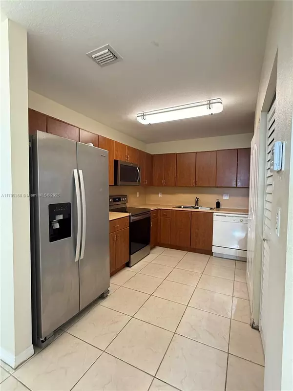 Doral, FL 33178,10901 NW 88th Ter #802