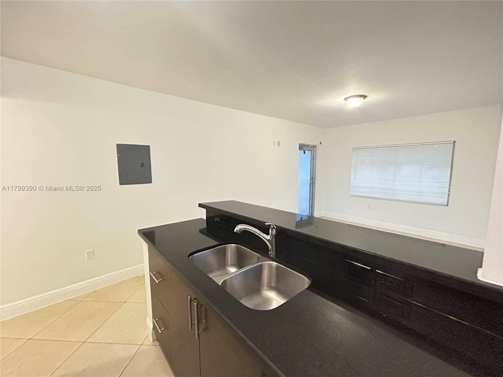 Miami Beach, FL 33139,1034 Lenox Ave #10