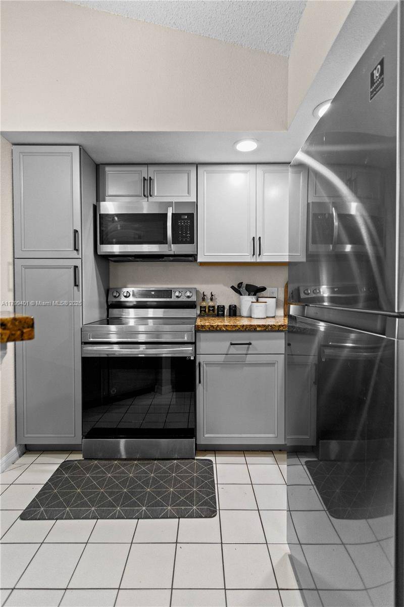 Sunrise, FL 33325,12870 Vista Isles Dr #526