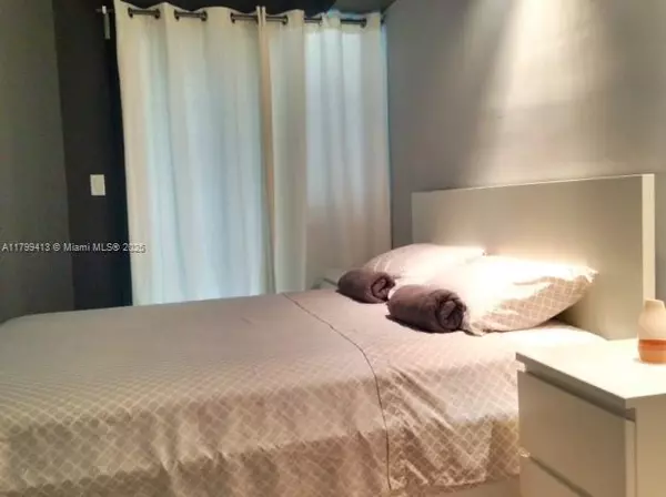 Miami Beach, FL 33139,1325 Meridian Ave #6