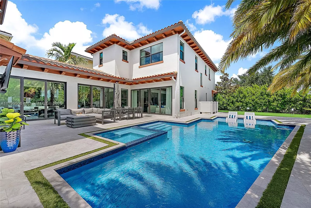 Palm Beach Gardens, FL 33418,2069 Dickens Ter