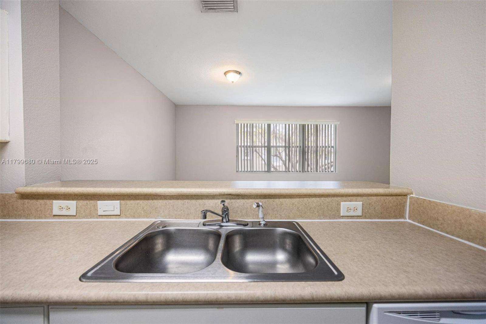 Homestead, FL 33033,2933 SE 2nd St #20
