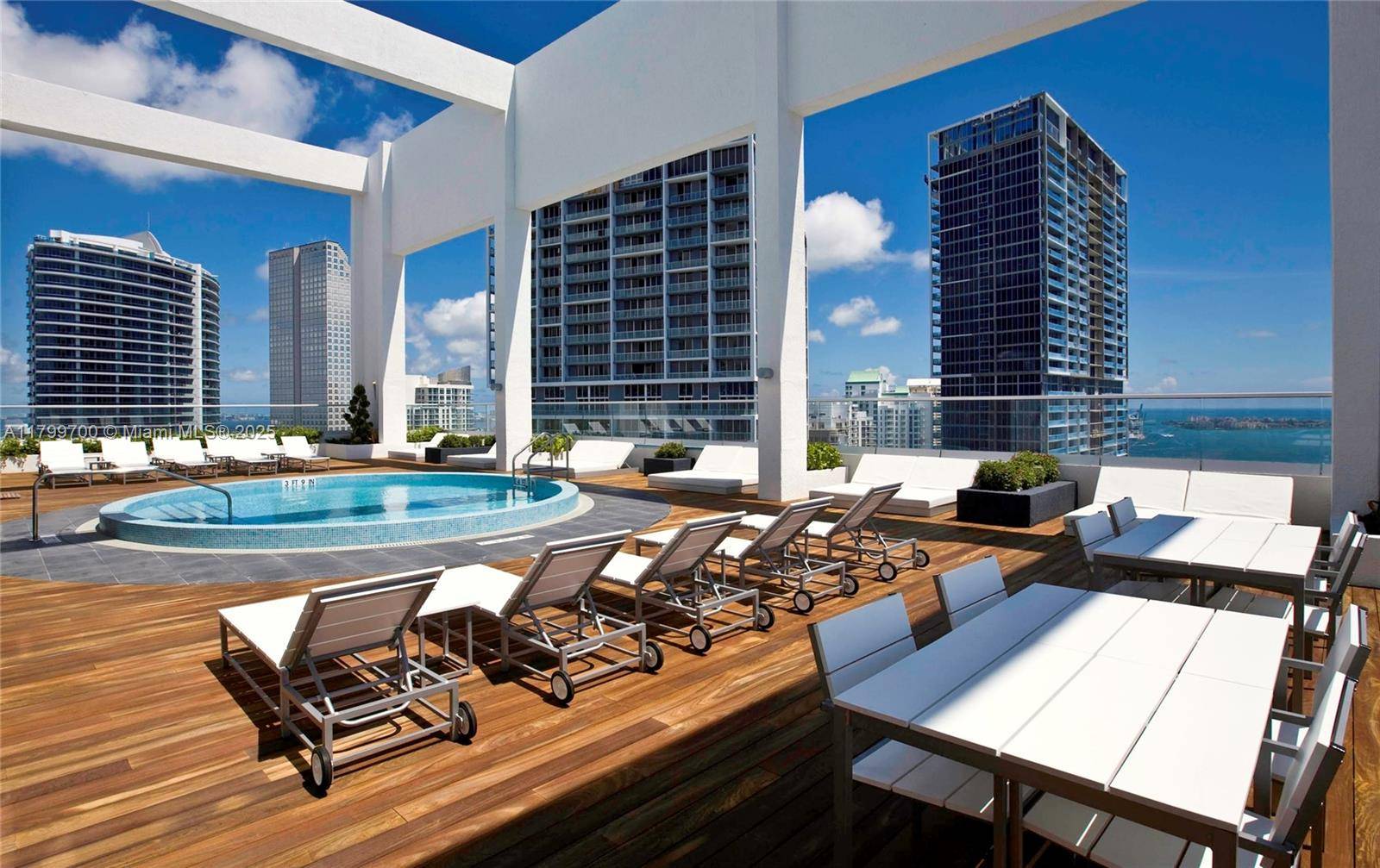 Miami, FL 33131,500 Brickell Ave #1208