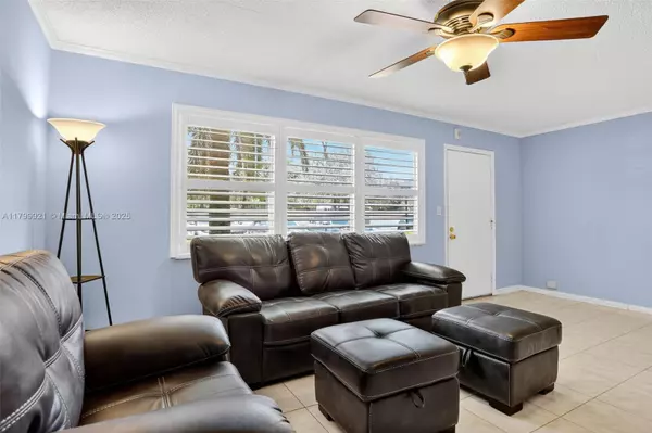 Coconut Creek, FL 33066,2405 Antigua Cir #E1