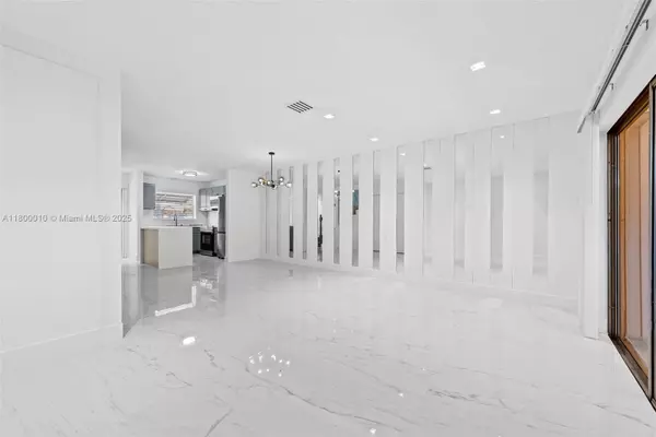 Dania Beach, FL 33004,450 SE 7th St #214