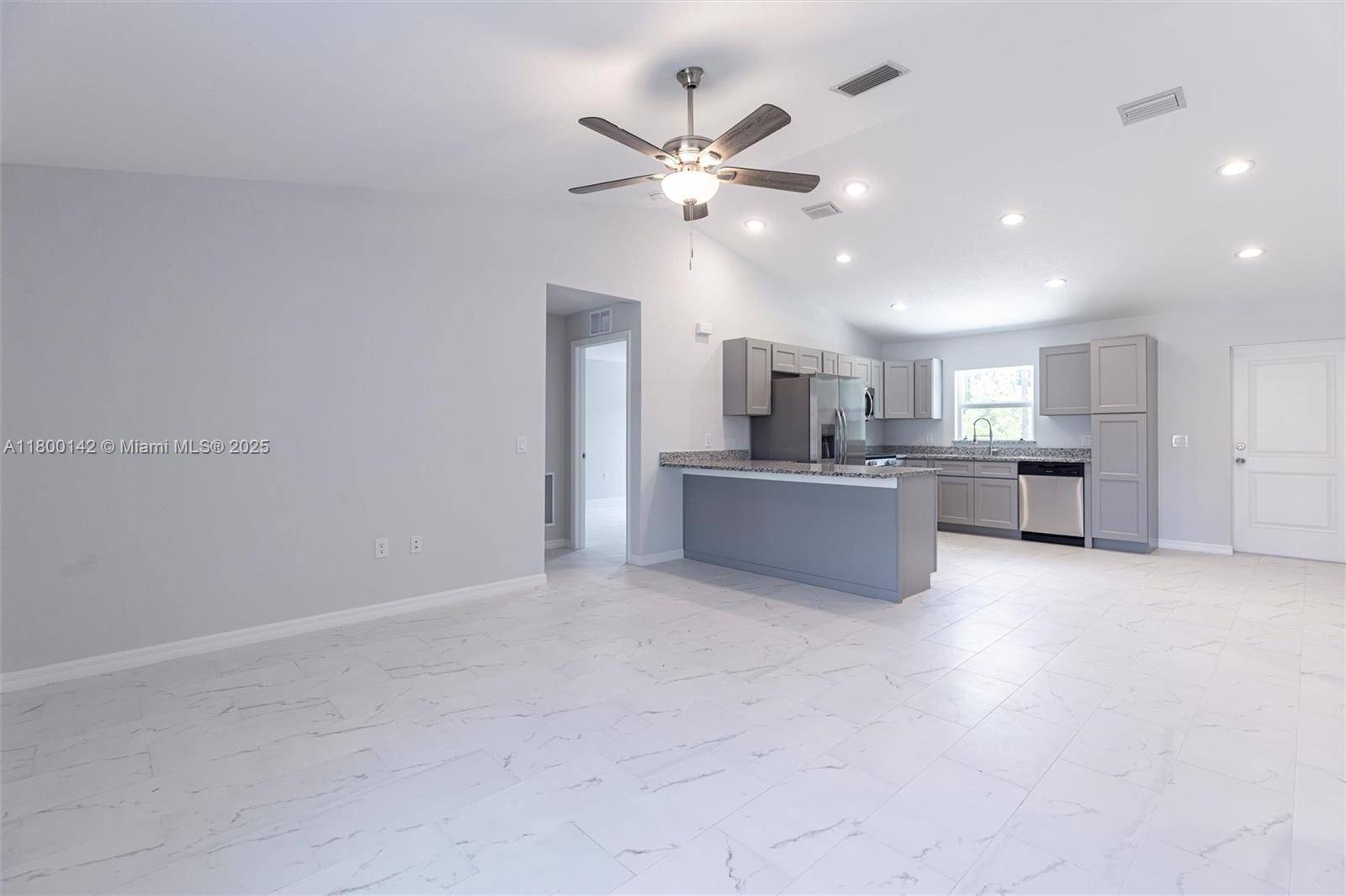 Lehigh Acres, FL 33972,2004 Rosa Ct