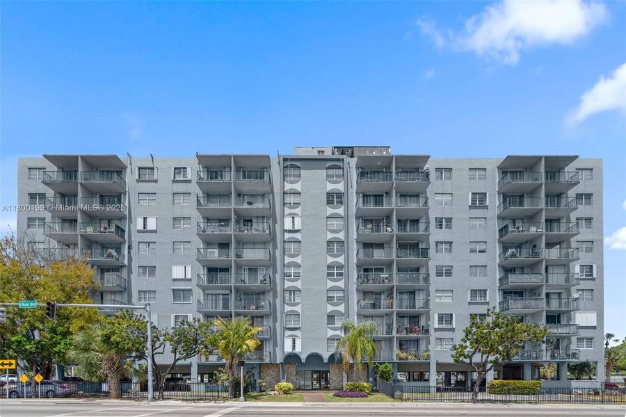 1465 NE 123rd St #404, North Miami, FL 33161