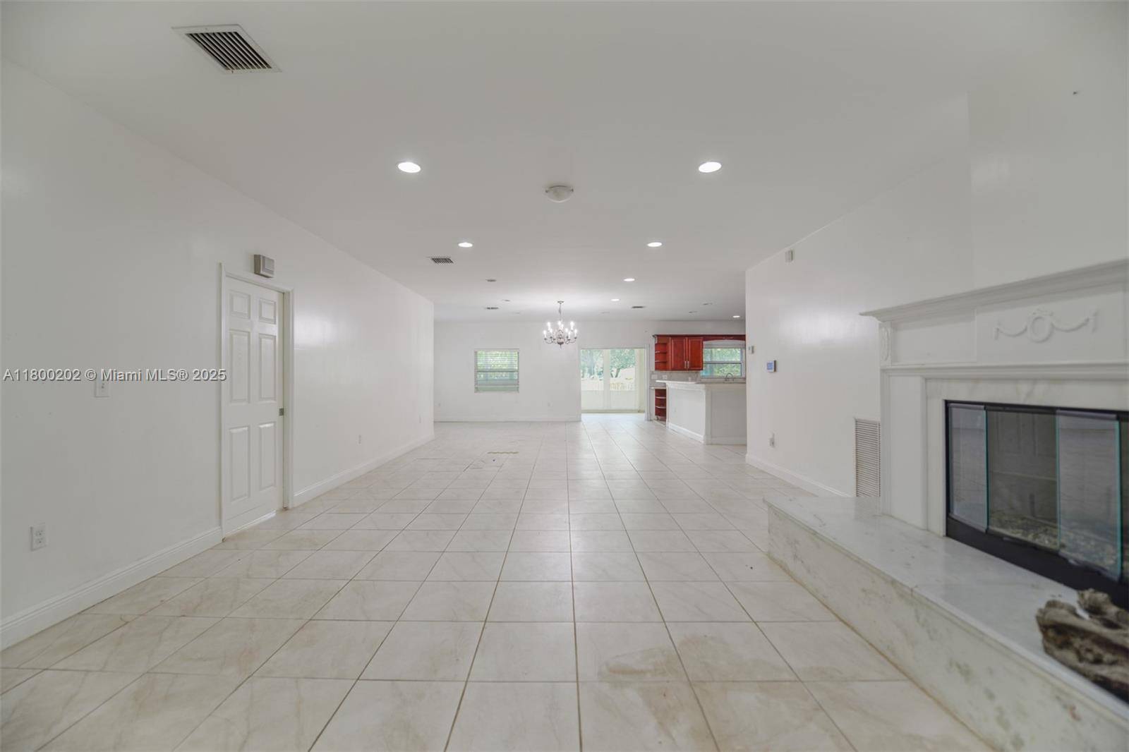 Hallandale Beach, FL 33009,611 SW 8th St