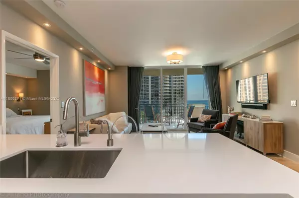 Sunny Isles Beach, FL 33160,17555 Atlantic Blvd #1005