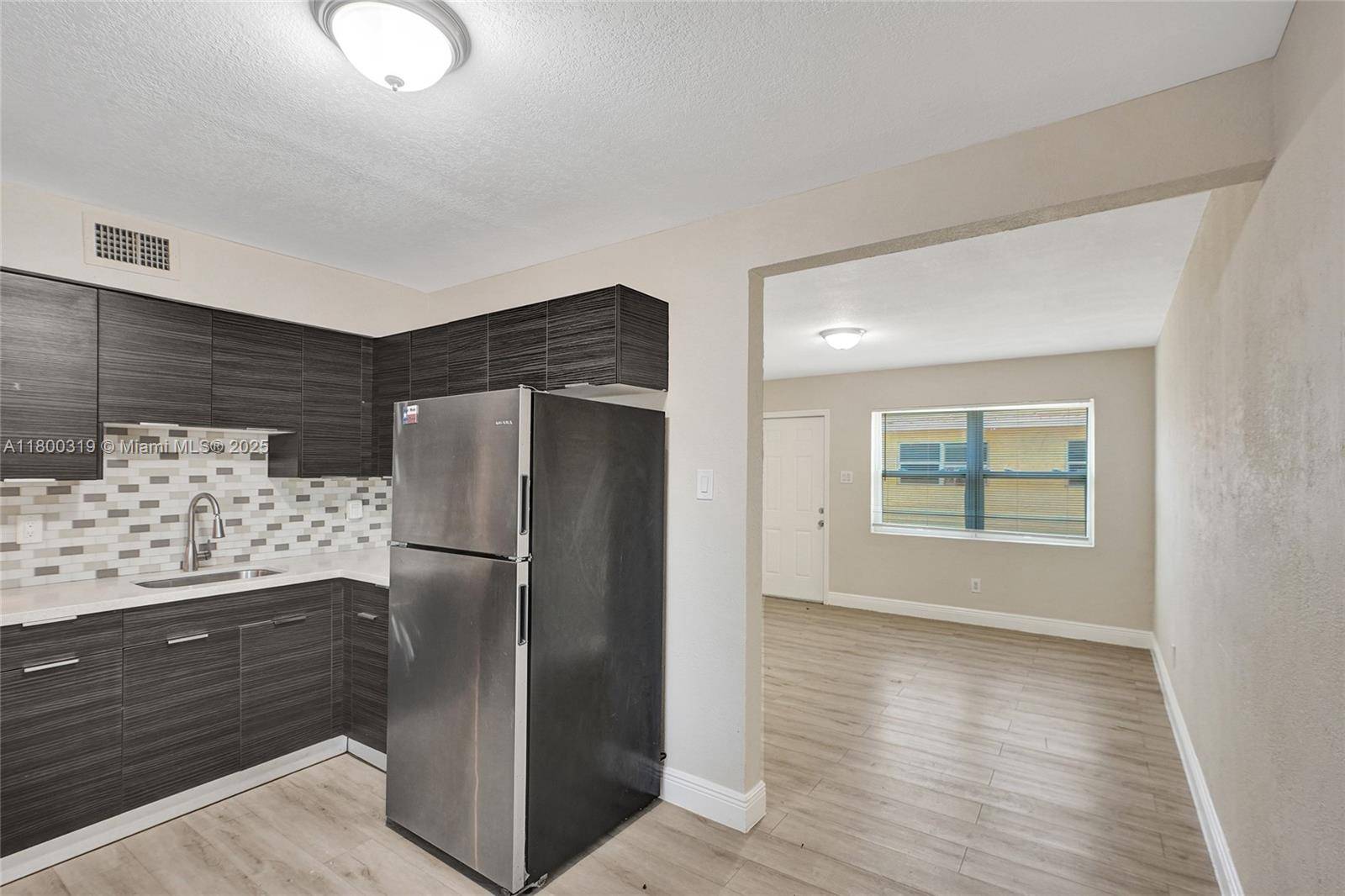 Fort Lauderdale, FL 33311,429 NW 9th Ave #3