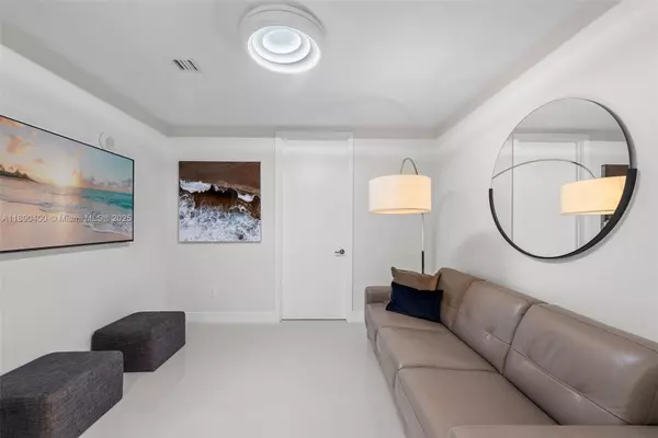 Sunny Isles Beach, FL 33160,16001 Collins Ave #803