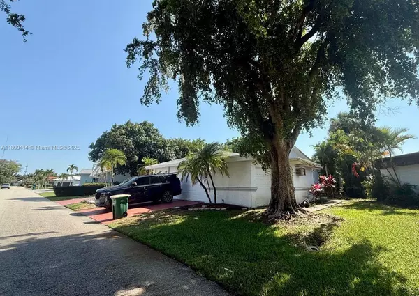 Tamarac, FL 33319,4909 Bayberry Ln