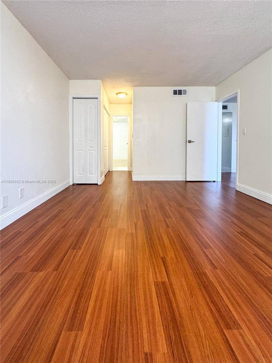 North Miami Beach, FL 33160,2935 NE 163rd St #4T