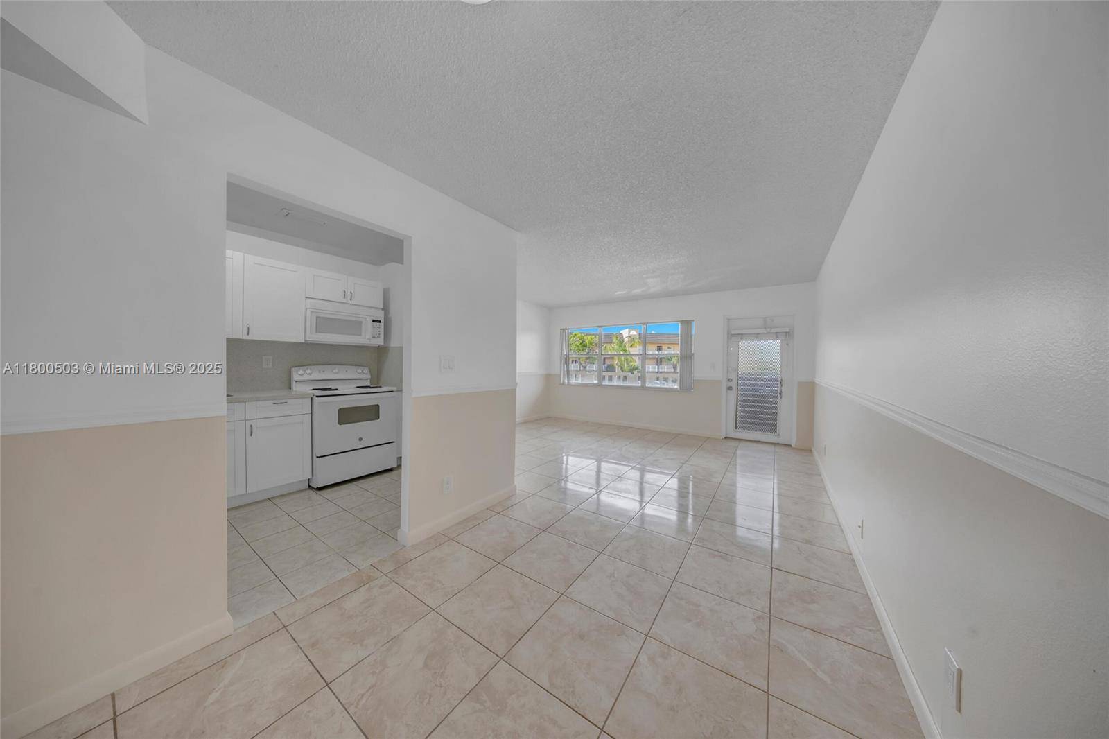 Sunrise, FL 33322,9101 Sunrise Lakes Blvd #216