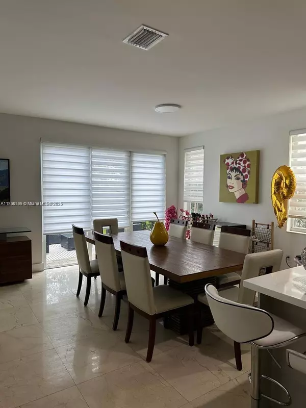 Doral, FL 33178,10423 NW 70th Ln #0