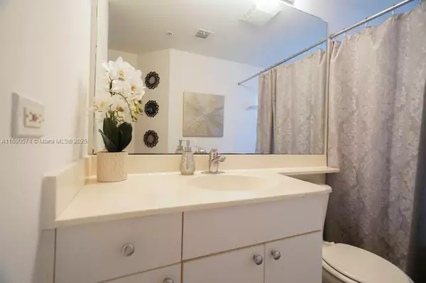 Sunny Isles Beach, FL 33160,17145 N Bay Rd #4403