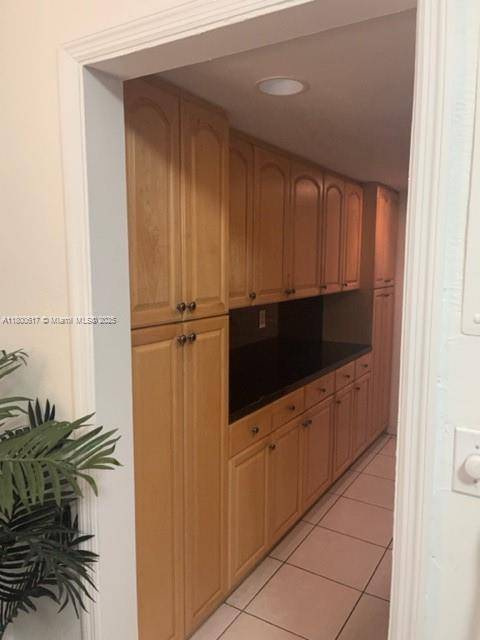 Key Biscayne, FL 33149,290 Sunrise Dr #1-B