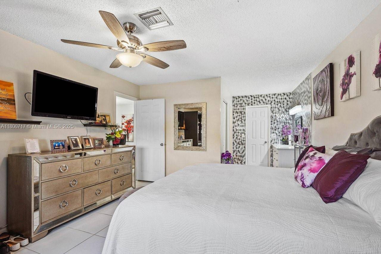 Delray Beach, FL 33445,1621 NW 20th Ave #203