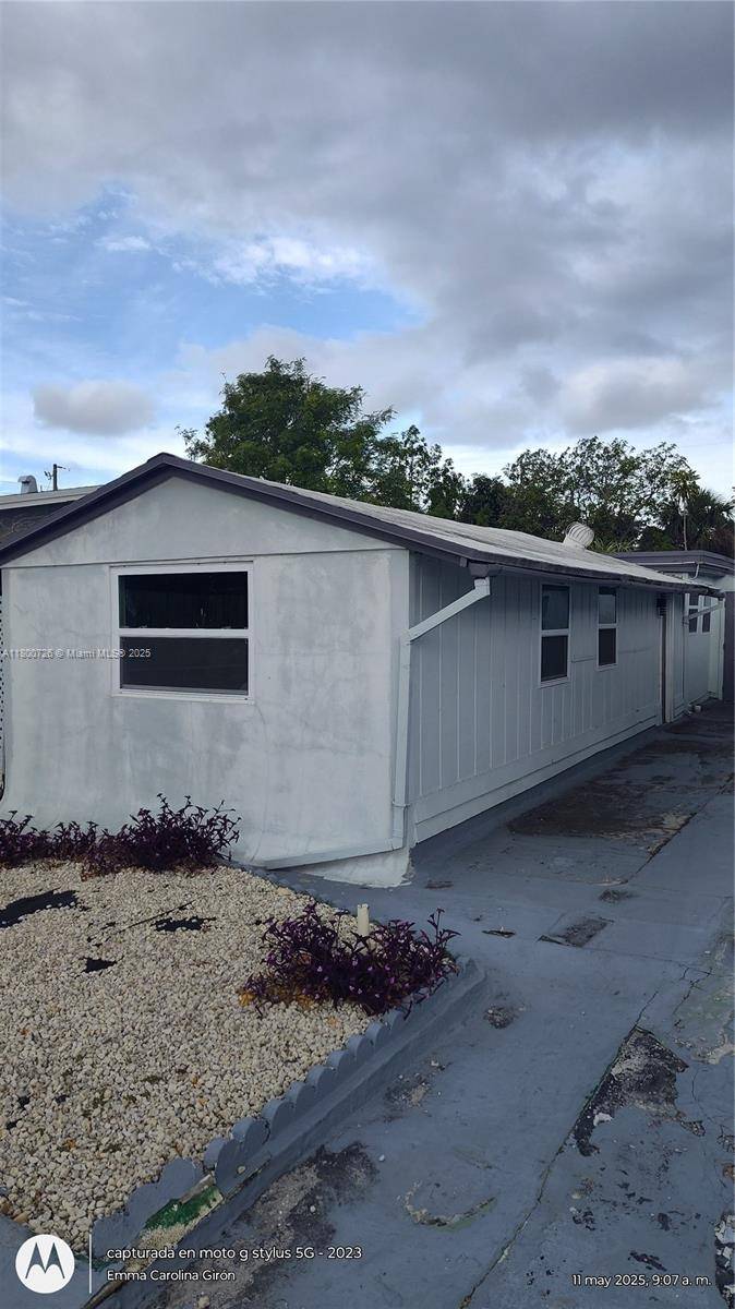 115 Walker Ave #E, Green Acres, FL 33463