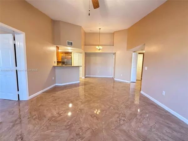 Fort Lauderdale, FL 33316,2033 SE 10th Ave #617
