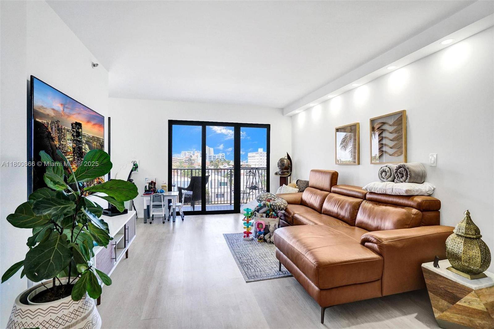 Hollywood, FL 33019,1201 S Ocean Dr #404N