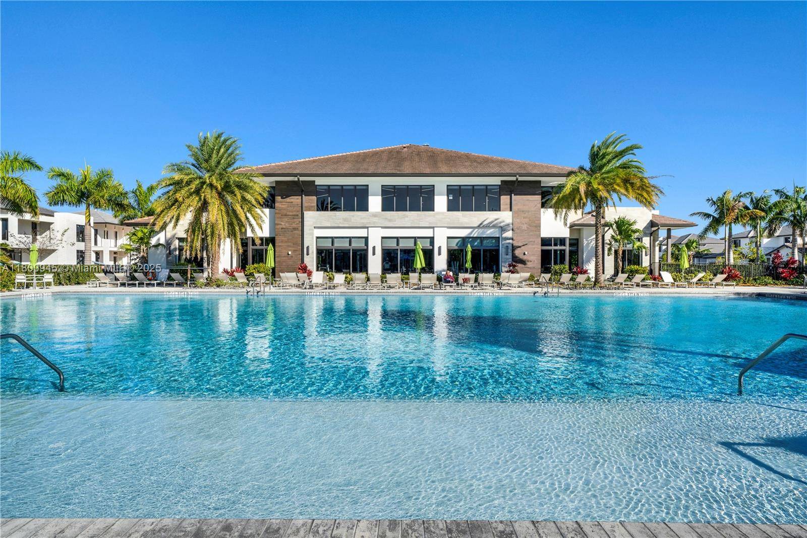 8271 NW 48th Ter, Doral, FL 33166