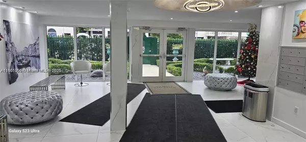 Miami Beach, FL 33139,720 S Collins #308