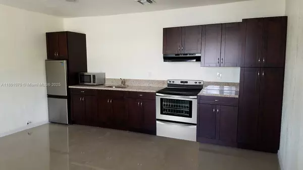 Hallandale Beach, FL 33009,703 NW 6th St #A