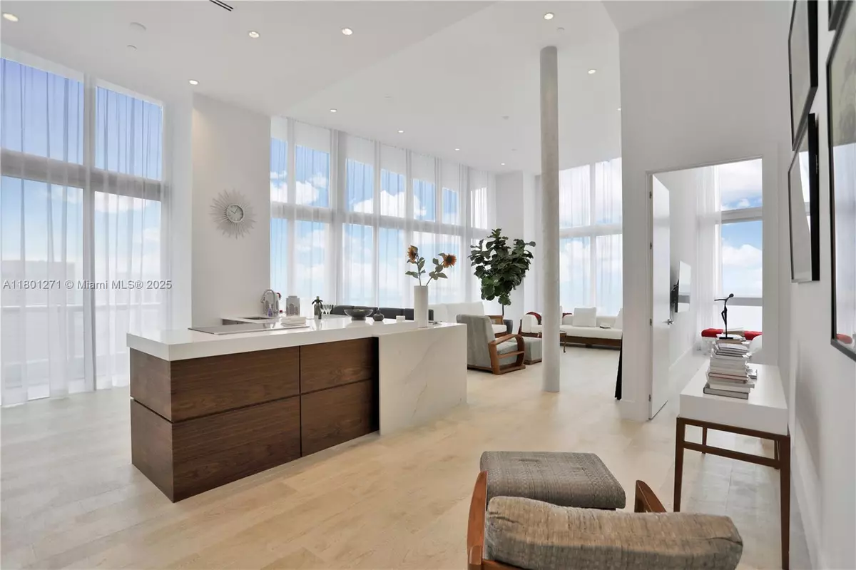 Miami, FL 33131,495 Brickell Ave #4102