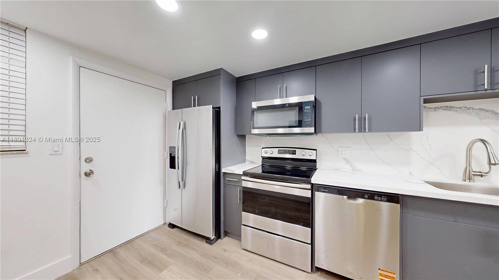 North Miami Beach, FL 33160,3660 NE 166th St #709