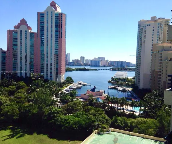 Aventura, FL 33180,3300 NE 191st St #1612