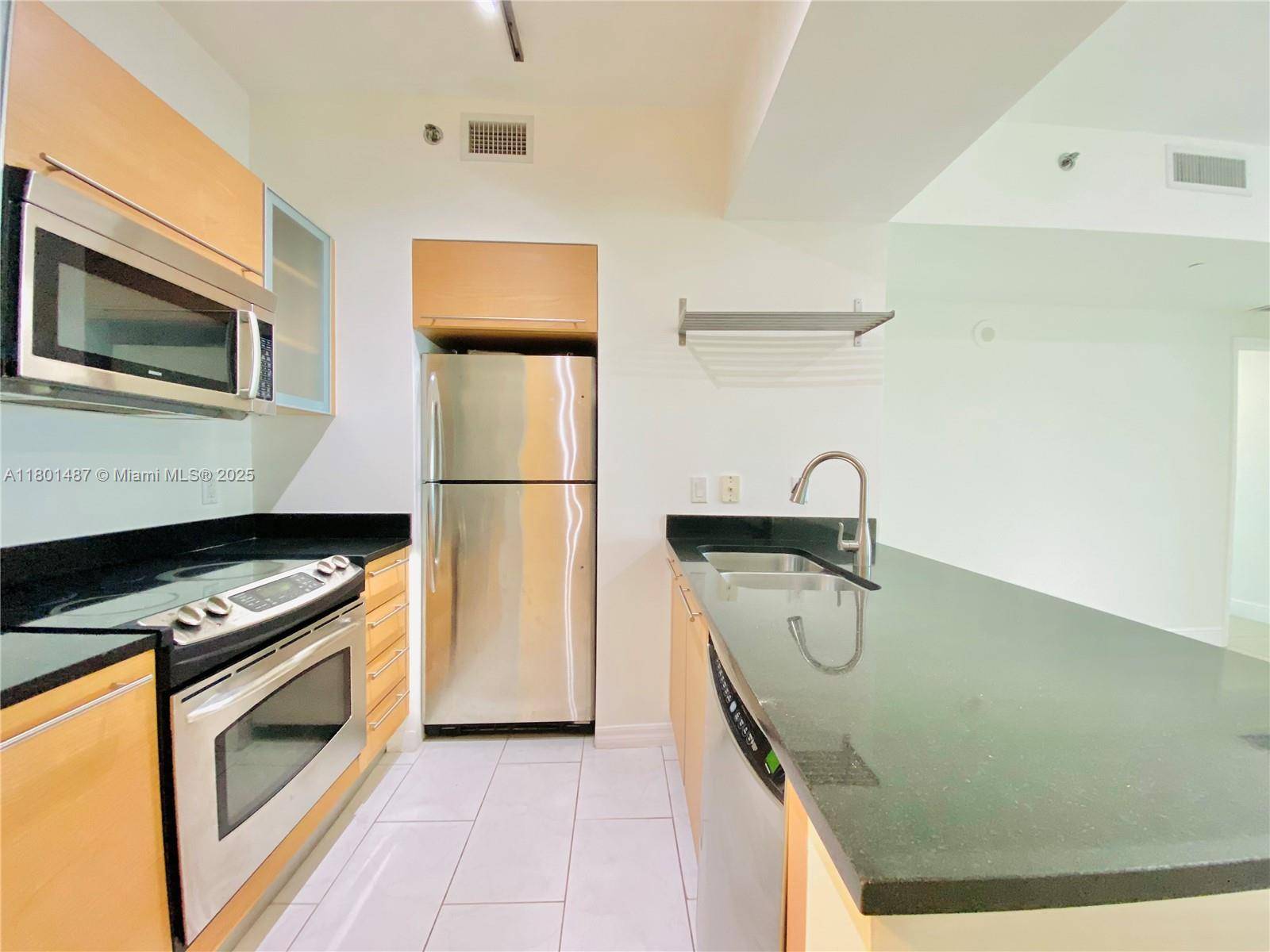 Miami, FL 33131,950 Brickell Bay Dr #401